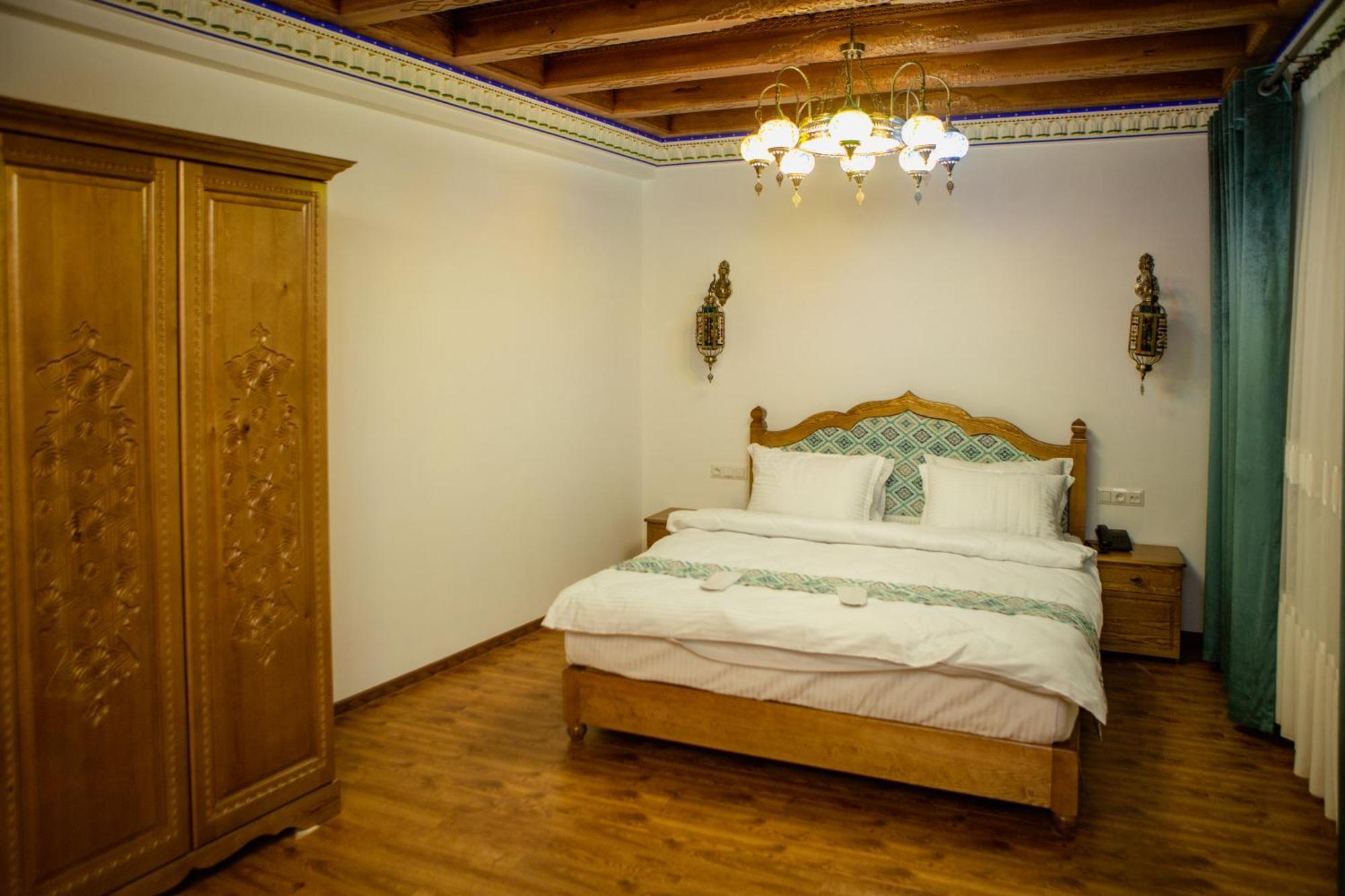Istat Boutique Hotel Bukhara Bagian luar foto